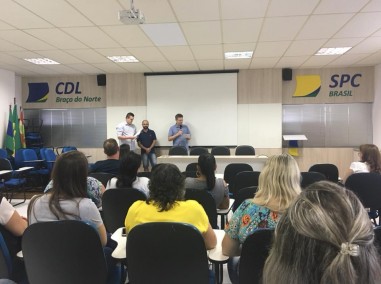 CDL entrega prmios da Promoo Compras Premiadas