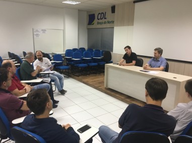 CDL realiza reunio com Fiscal de Postura 