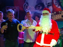 Brao do Norte se emociona com a chegada do Papai Noel